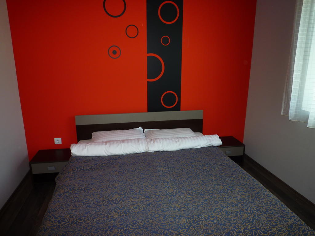 Hotel Farkasverem Vendégház à Nyírtura Extérieur photo