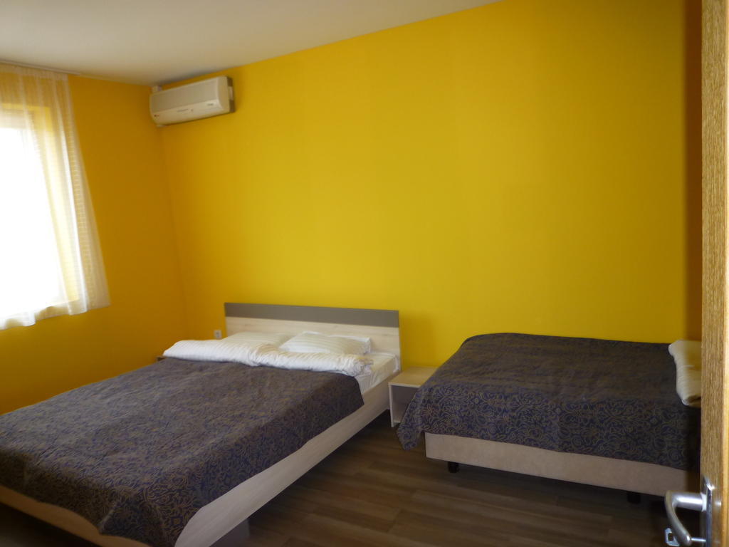 Hotel Farkasverem Vendégház à Nyírtura Chambre photo