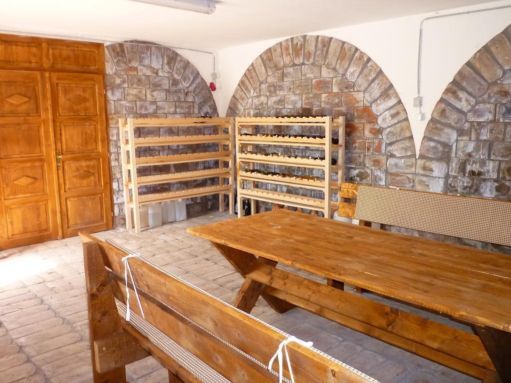 Hotel Farkasverem Vendégház à Nyírtura Extérieur photo